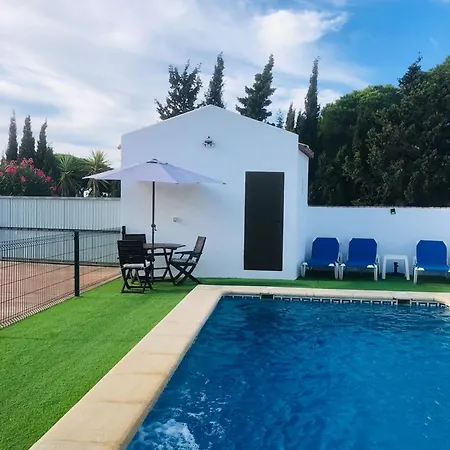 Elena Solo Familias Y Parejas Holiday home *