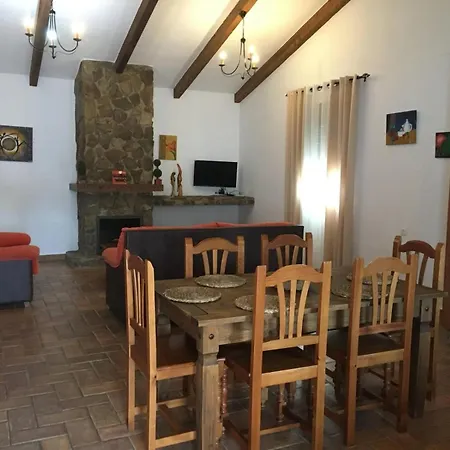 Elena Solo Familias Y Parejas * Conil De La Frontera